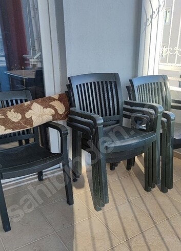 Balkon masası + 6 sandalye 