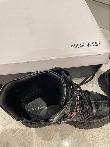Nine West Nine west bot