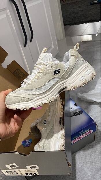 Skechers