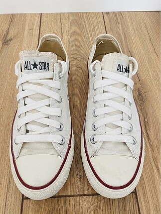 Beyaz Converse
