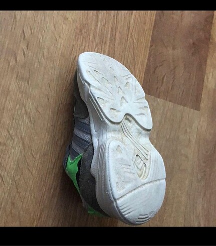 25 Beden Adidas Çocuk spor ayakkabısı