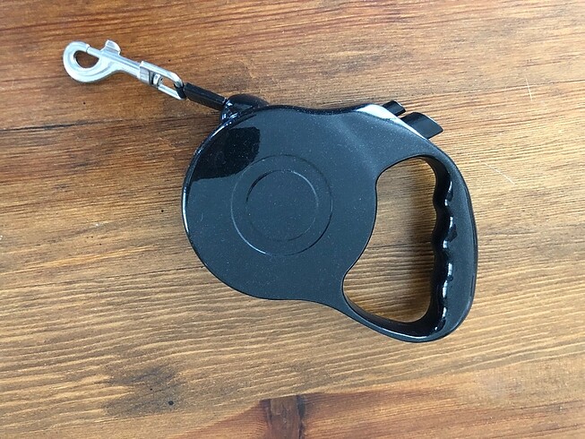 Siyah köpek tasması