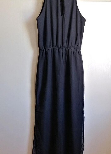 H&M Halter yaka siyah gece elbisesi. 