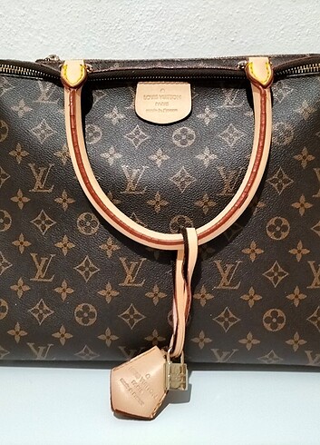 Louis Vuitton Çanta