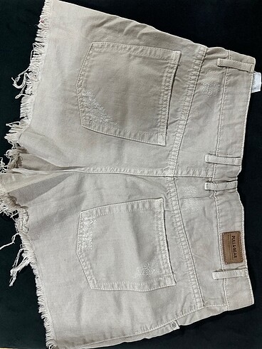 l Beden Pull&Bear yırtık detay şort