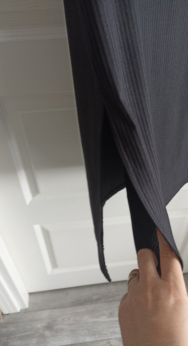 Siyah Uzun Kollu Elbisesi - Görsel 4