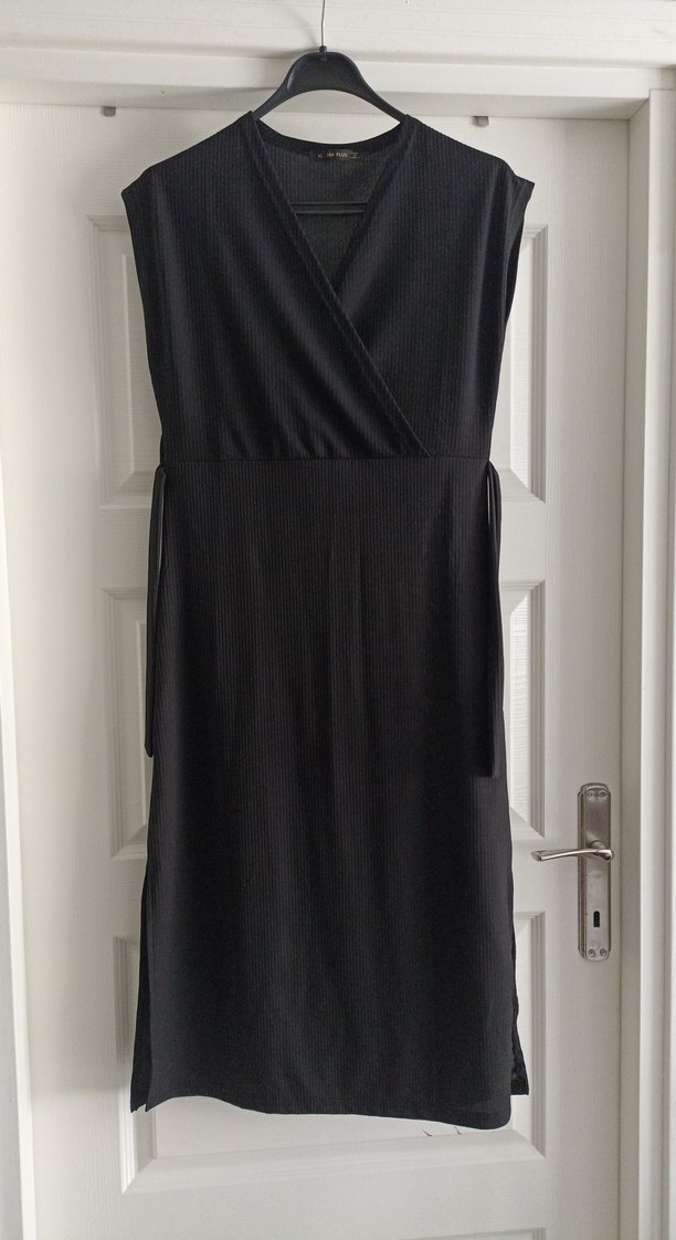 Siyah Uzun Kollu Elbisesi - Görsel 2