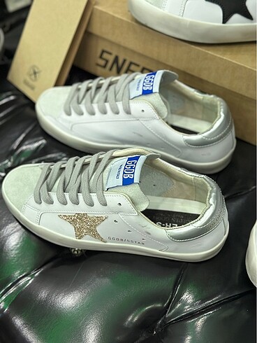 Golden Goose Deluxe GOLDEN