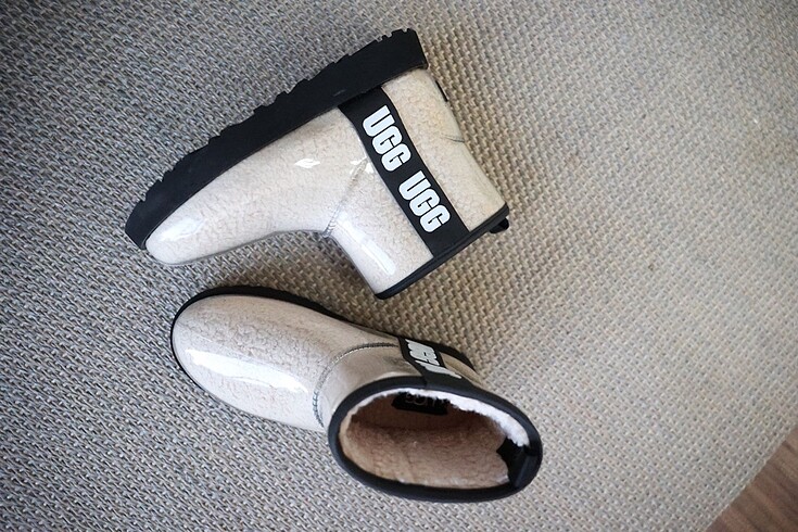 Ugg Ugg yeni