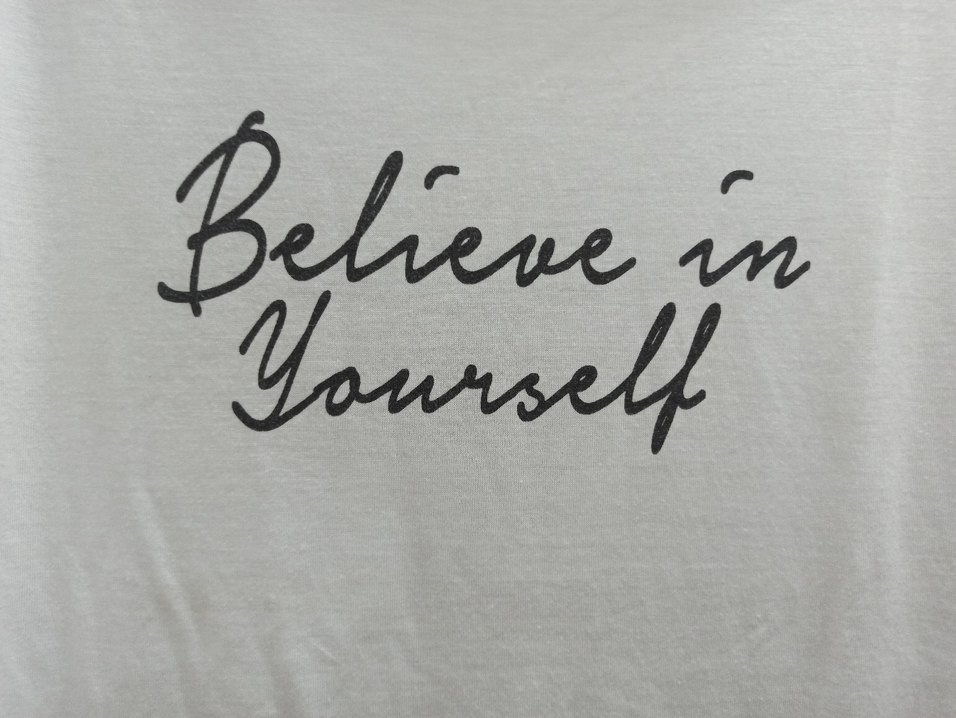 Beyaz Baskılı Kadın Tişört - Görsel 2