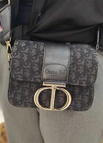Dior kilitli çanta