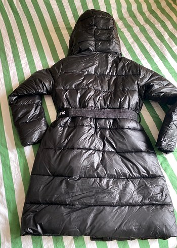 Calvin Klein Siyah Kemerli Kadın Kışlık Mont - Görsel 3