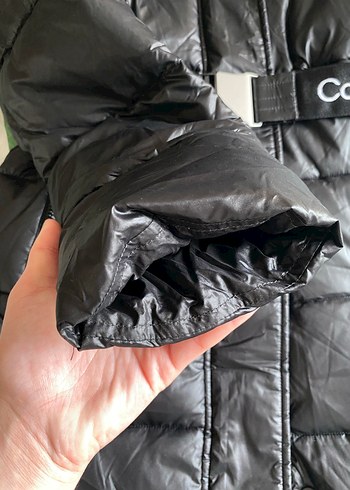 Calvin Klein Siyah Kemerli Kadın Kışlık Mont - Görsel 7