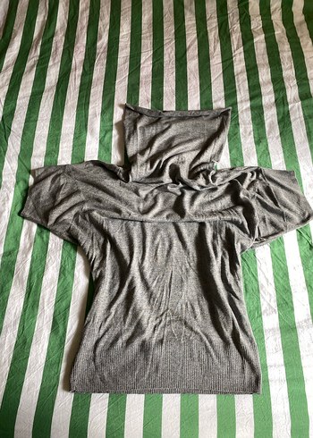 Gri Kadın Boğazlı Kısa Kollu Triko - Görsel 3