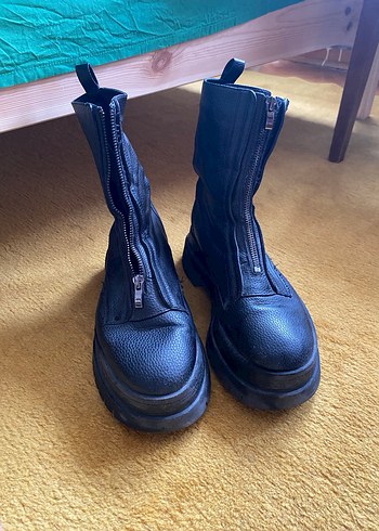 Bershka Siyah Deri Platform Topuklu Kadın Bot - Görsel 2