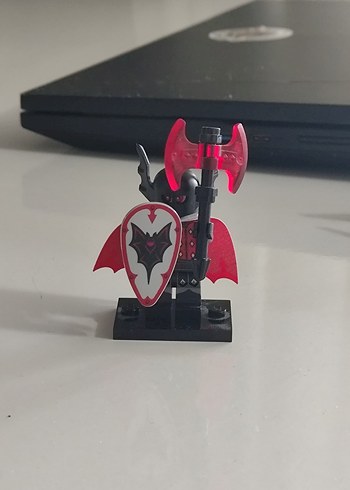 Beden Renk Lego Minifigür Seri 25 Vampire Knight