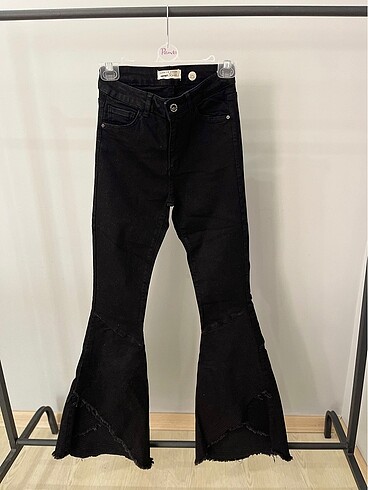 Koton Paça Detaylı Jeans