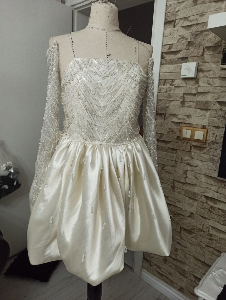 Parlak Beyaz Mini Straplez Gelinlik - Görsel 3