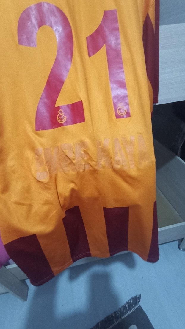 Turuncu Baskılı Düğmeli Spor Tişörtü Galatasaray forması - Görsel 3