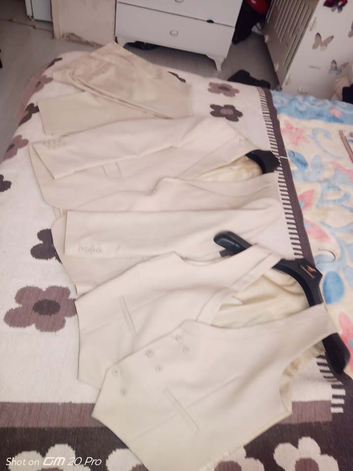 Bej Düğmeli Erkek Yelek - Görsel 4