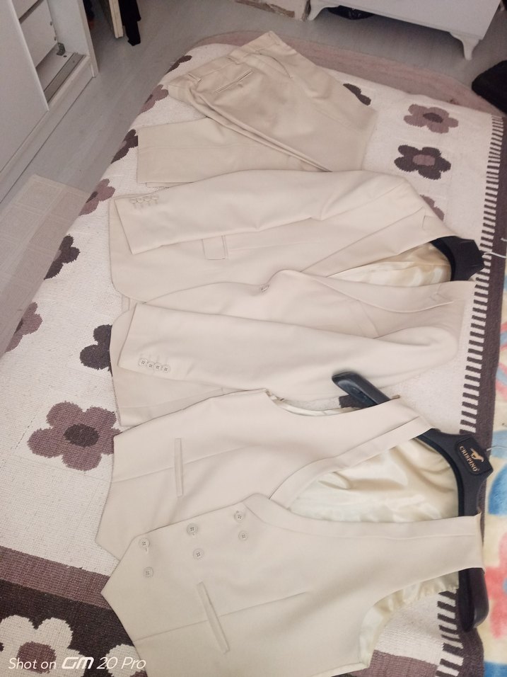 Bej Düğmeli Erkek Yelek - Görsel 2