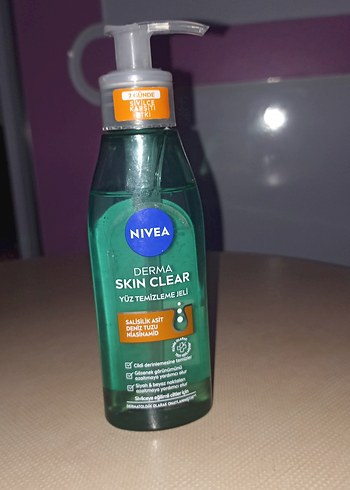 Nivea Derma Skin Clear Yüz Temizleme Jeli - Görsel 3