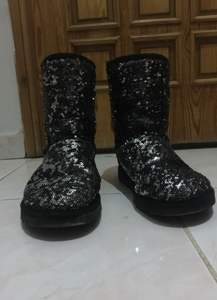 Diğer Ugg bot 