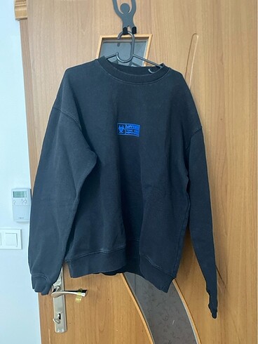 Sweetshirt