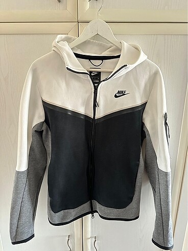 Orijinal Nike Tech Fleece S Beden