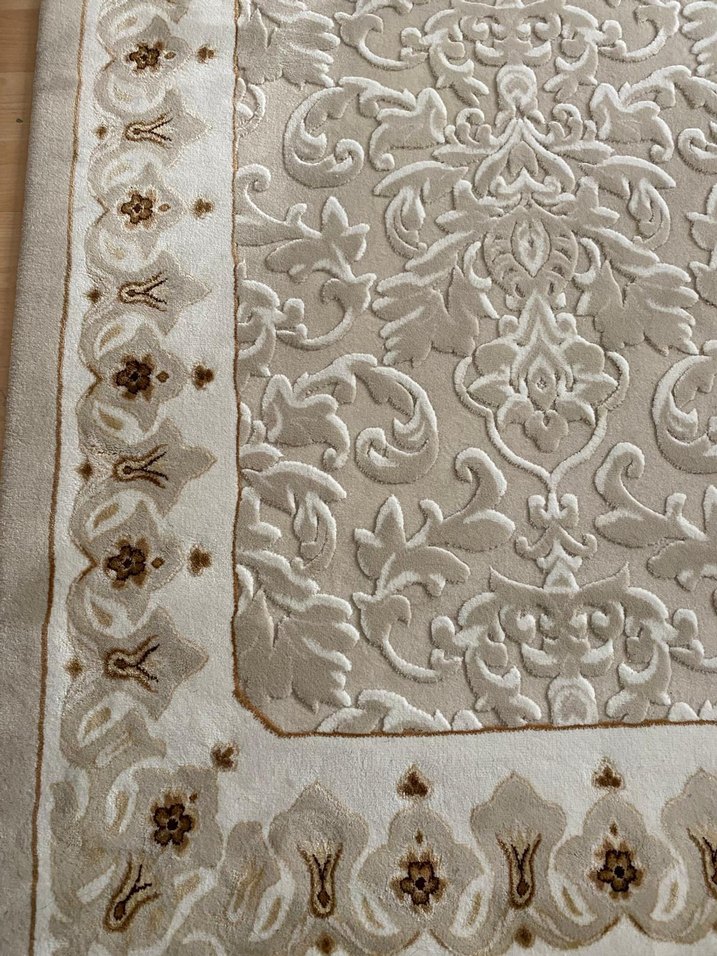 Bej Nakışlı Klasik Halı
yün halı 
şato markası - Görsel 3