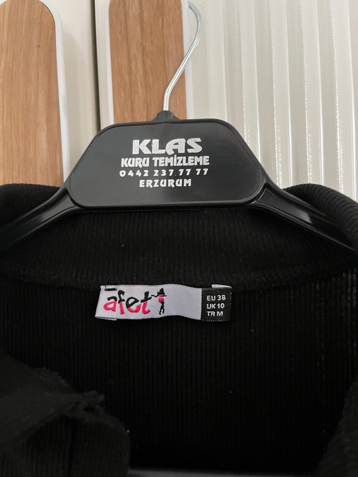 Uzun Kollu V Yaka Siyah Midi Elbise - Görsel 2