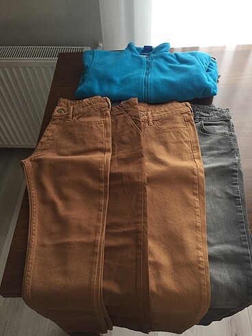 10 yaş pantolon ve polar.