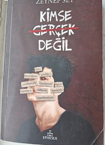 Kimse gerçek değil 
