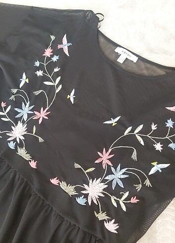 Koton siyah nakışlı tül elbise - Görsel 3