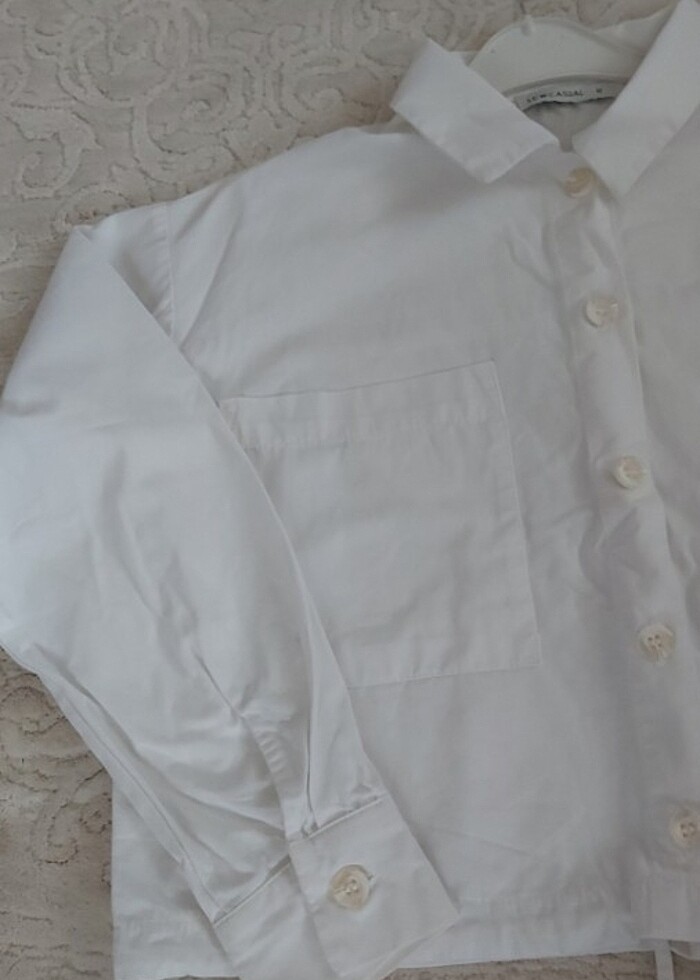 LCW BEYAZ KISA BÜZÜLEBILEN GÖMLEK - Görsel 4