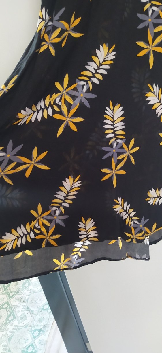 Sarı Çiçek Desenli Uzun Tunik - Görsel 4