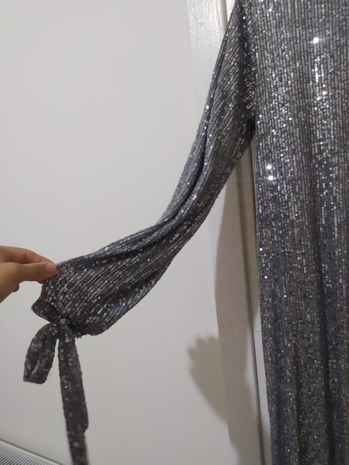 Gri Payetli Uzun Kollu Gece Elbisesi (SATILIK) - Görsel 3