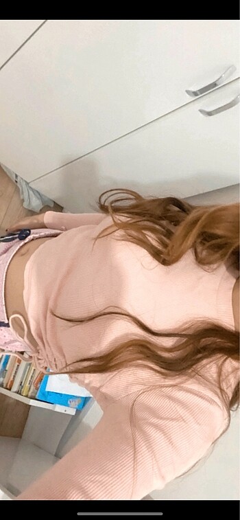 Pembe yanları bağlamalı crop