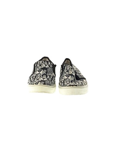 37 Beden Collezione Casual Ayakkabı %70 İndirimli.