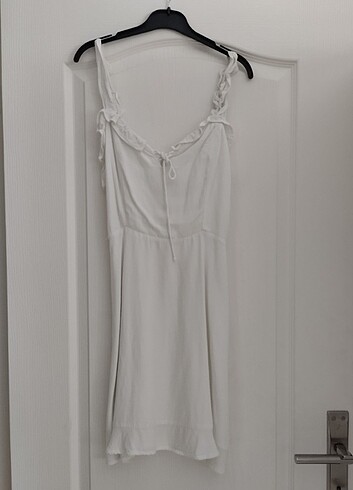 Pull and Bear Mini beyaz elbise