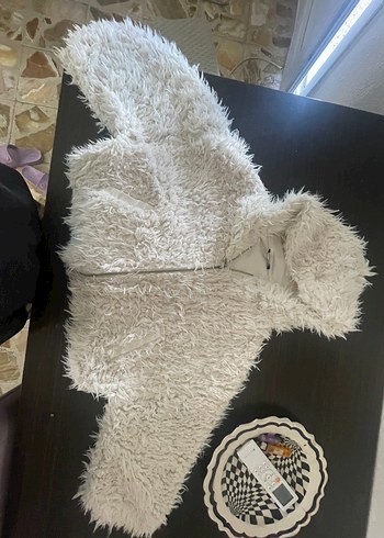 Beyaz Kapüşonlu Kadın Suni Kürk Ceket