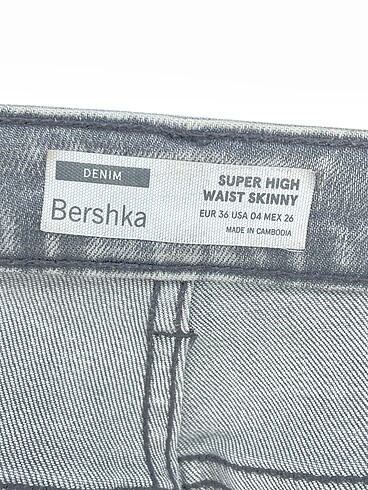 36 Beden gri Renk Bershka Jean / Kot %70 İndirimli.