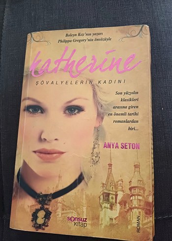Katherine Şövalyelerin Kadını Roman