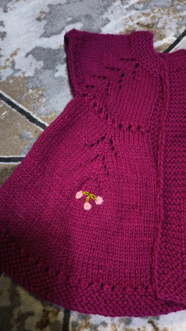 Kız Bebek Mürdüm Renkli Nakışlı El Örgüsü Yelek - Görsel 2