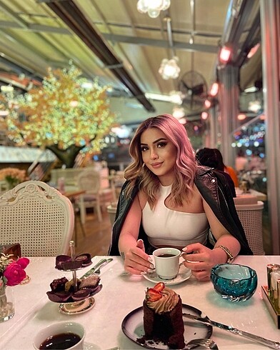 Diğer beyaz bustiyer