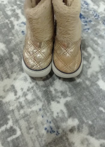 Kız Çocuk Bej Parlak Yılan Desenli Tüylü Bot - Görsel 4