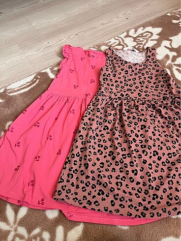 H&M 6-8 yaş iki adet elbise