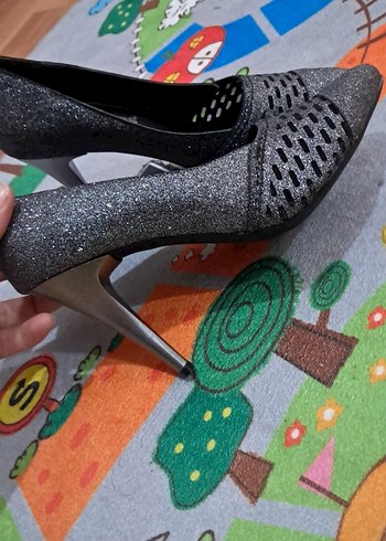 Diğer Gri Yılan Desenli Kadın Dolgu Topuklu Abiye Ayakkabı