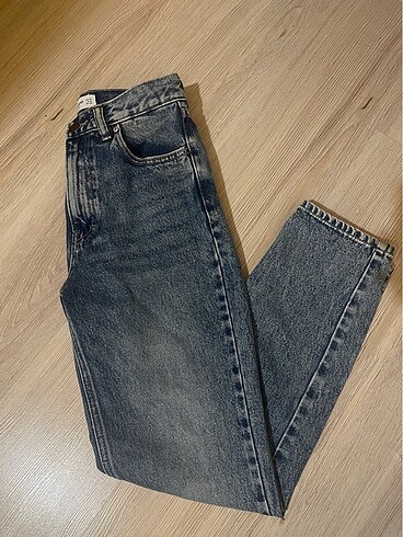 PULL AND BEAR SLİM MOM JEAN