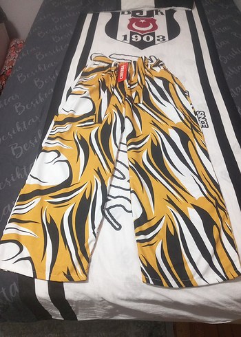 Sarı Zebra Desenli Salaş Kadın Kumaş Pantolon